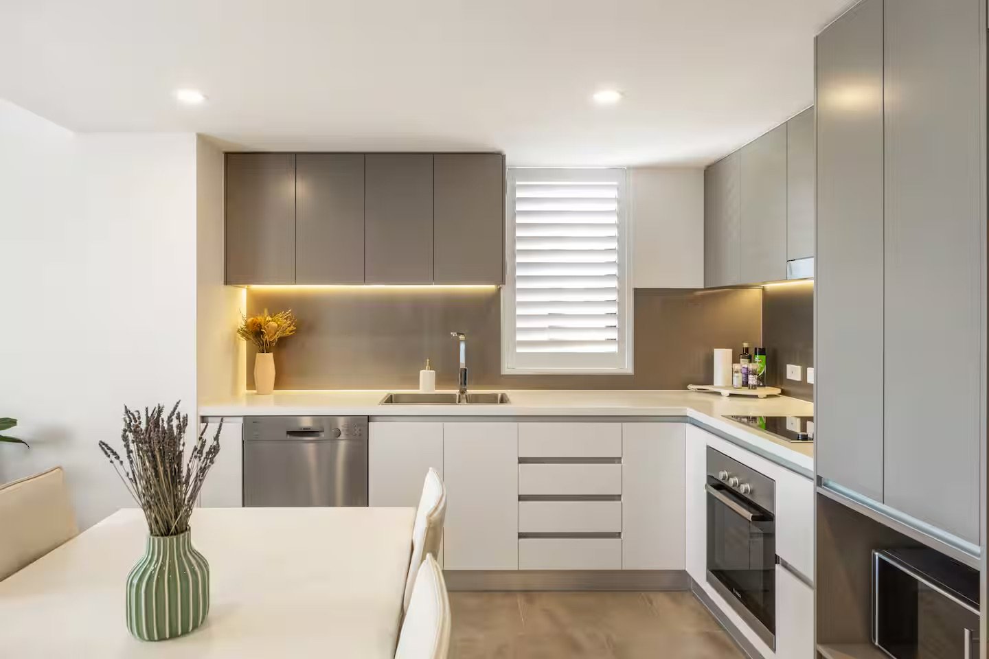 Luxury 1BR Near Stadium • Parking & Balcony photo 4