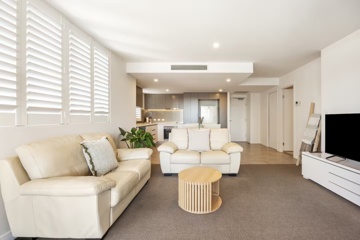 Luxury 1BR Near Stadium • Parking & Balcony photo 3