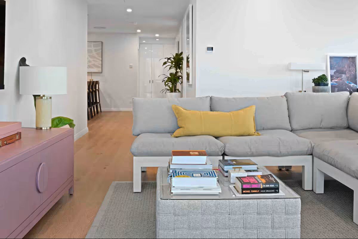 Luxe 3 Bed Penthouse Resort style complex photo 4