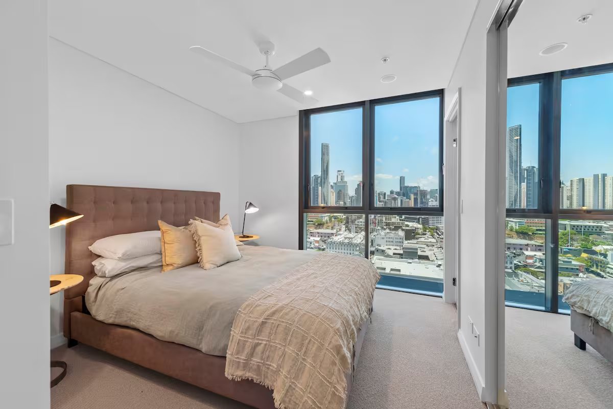 2 BR Brisbane Sky Home. City, Bridge & River Views photo 5