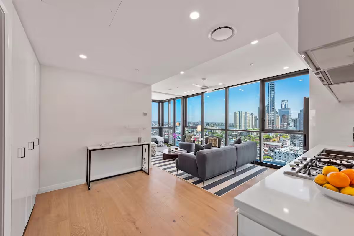 2 BR Brisbane Sky Home. City, Bridge & River Views photo 3