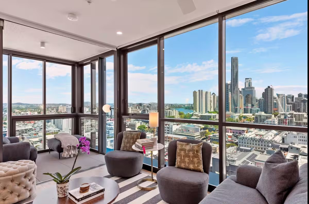 2 BR Brisbane Sky Home. City, Bridge & River Views