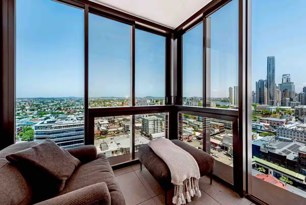 2 BR Brisbane Sky Home. City, Bridge & River Views photo 4