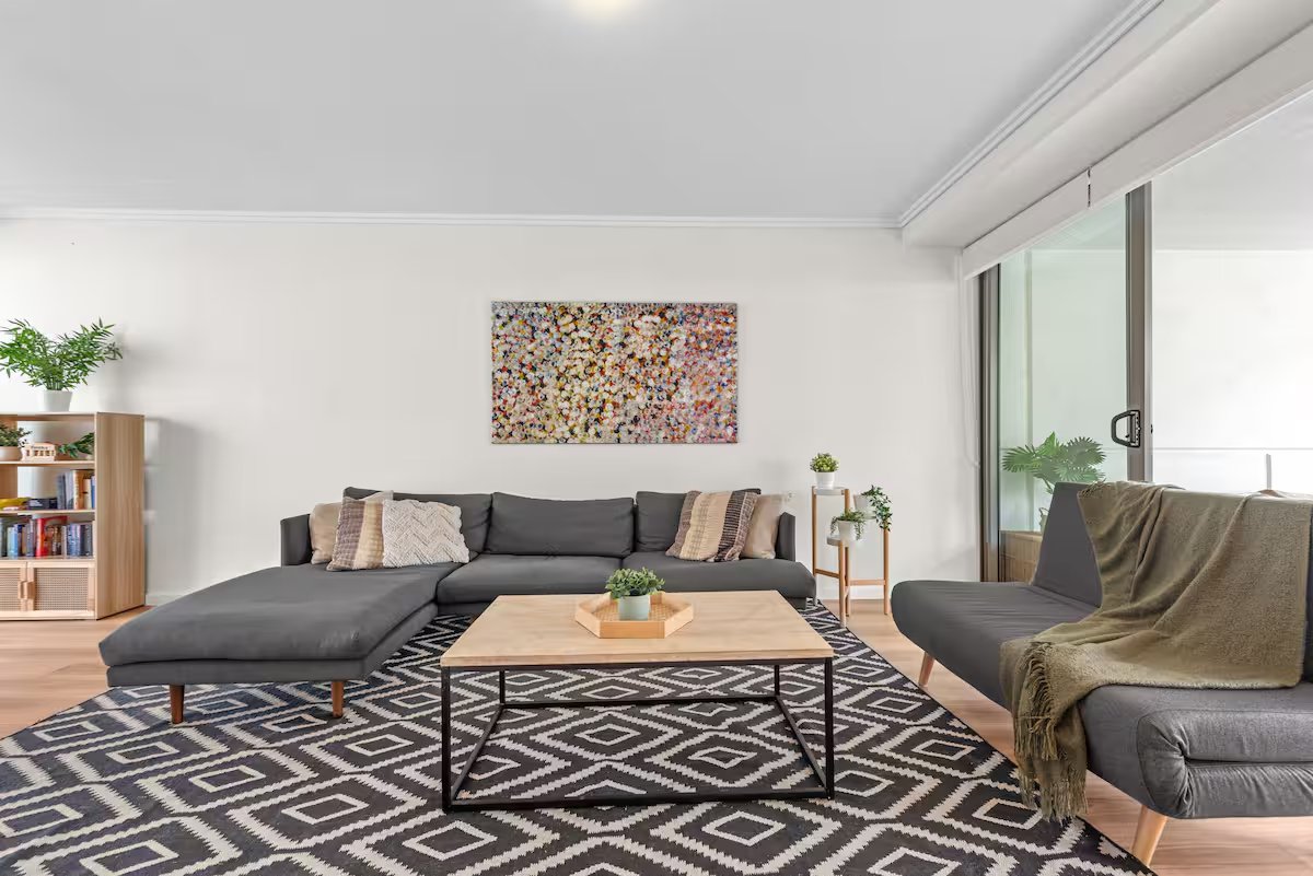 Perfect Locale 2bed Apt Parking