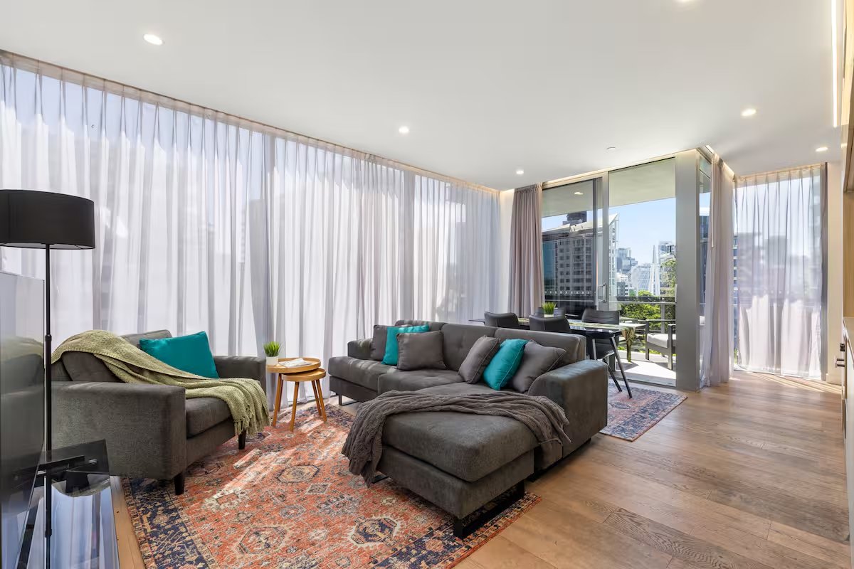 Lux Style Spacious 2 Bed 2 Bath Pool Parking