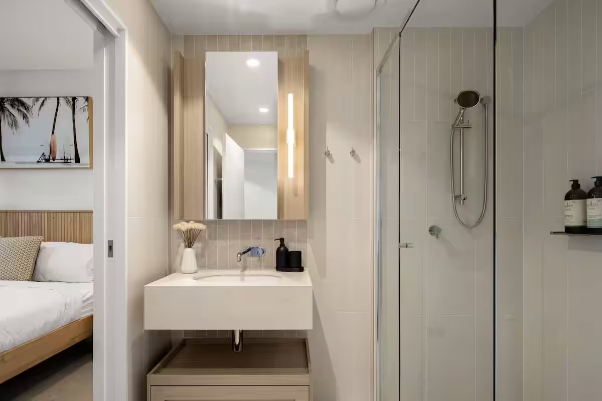 Luxury 1BR in Queens Wharf photo 5