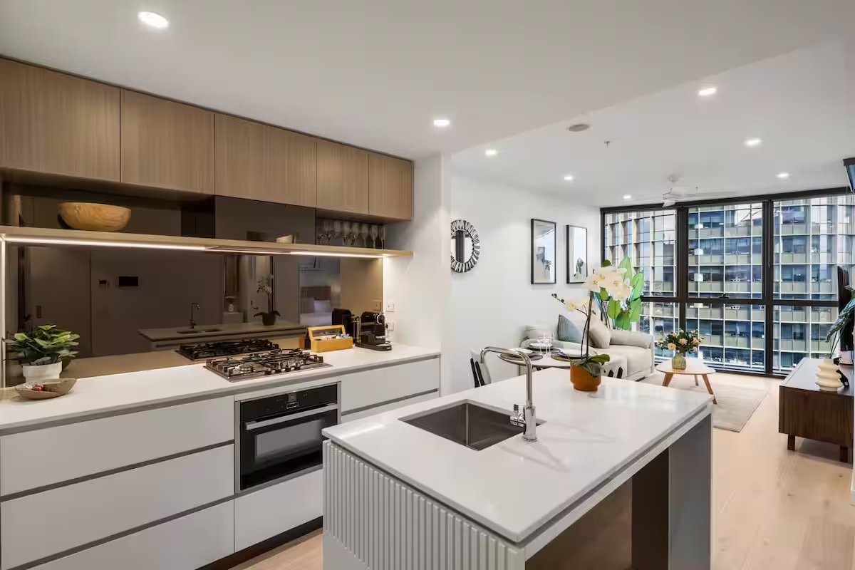 Luxury 1BR in Queens Wharf photo 3