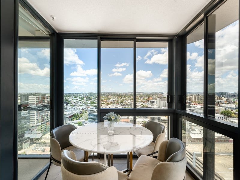 Furnished 2-Bed Apartment — Fortitude Valley | Panoramic City & River Views, Resort Amenities photo 5