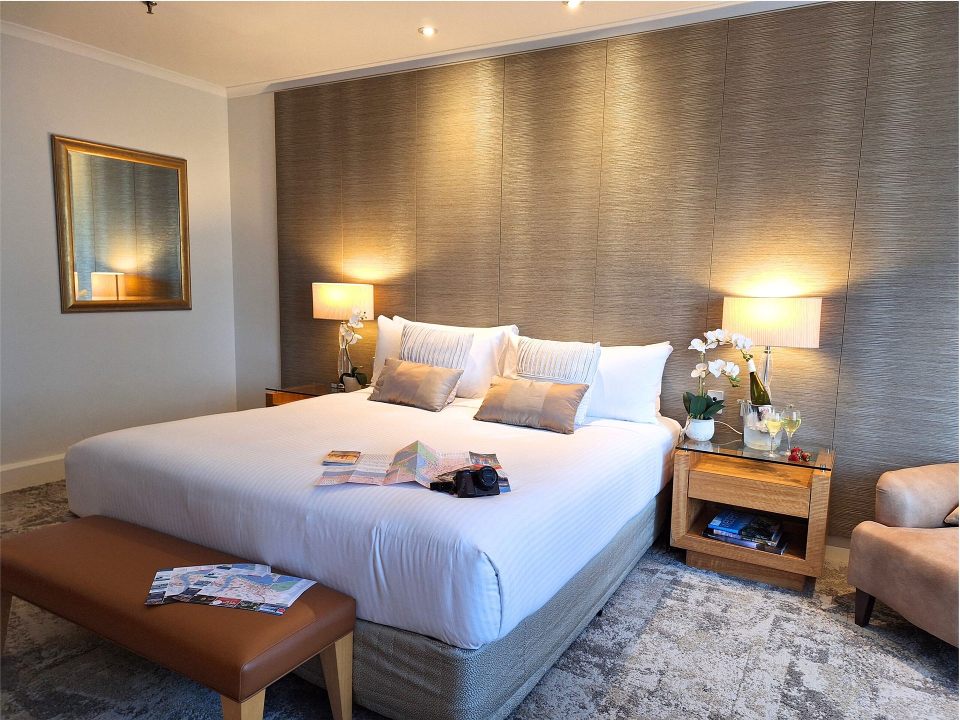 Standard King | Perth CBD | Fully Furnished with City Views photo 3