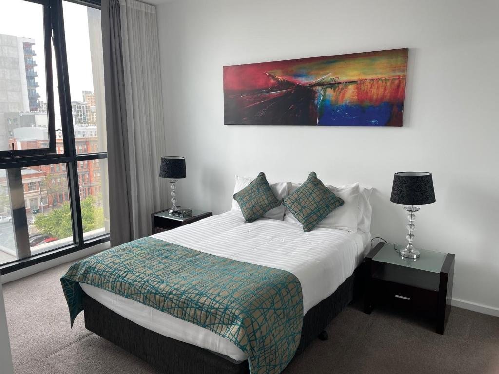 Spacious 1-Bedroom Adelaide CBD Apartment with Balcony & Pool