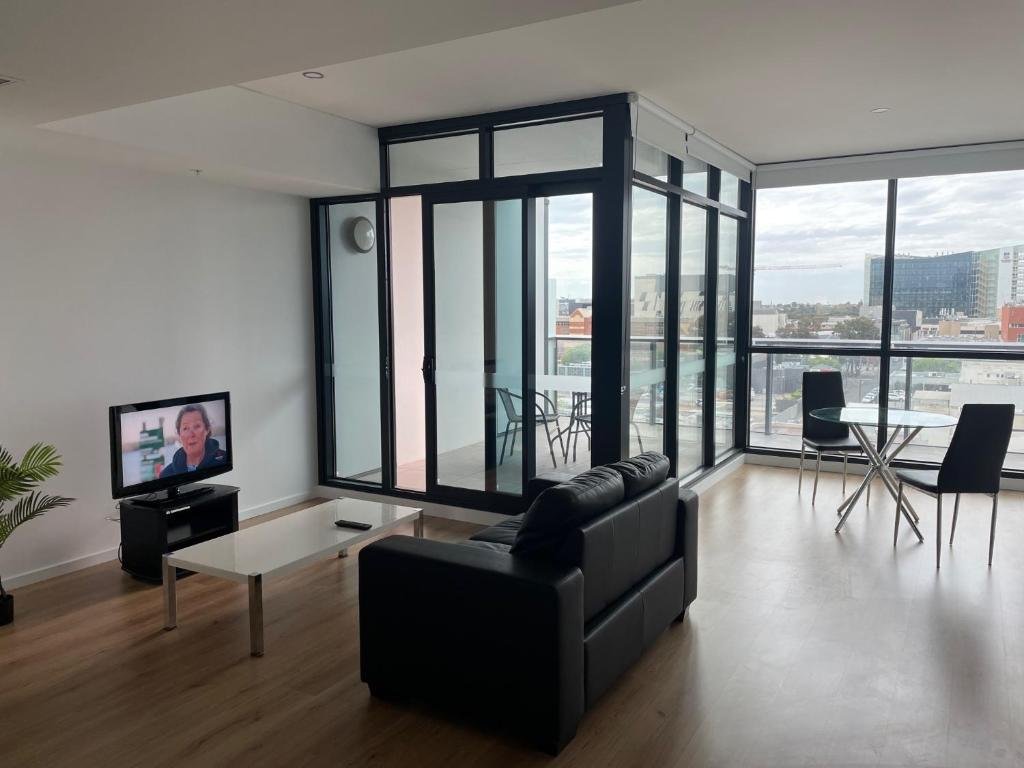 Spacious 2-Bedroom, 2-Bathroom Adelaide CBD Apartment with Pool & Balcony