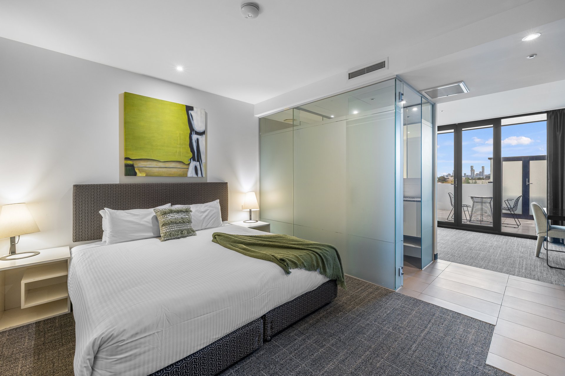 Studio Executive Apartment — Hawthorn | Kitchenette, Balcony, Long-Stay Ready