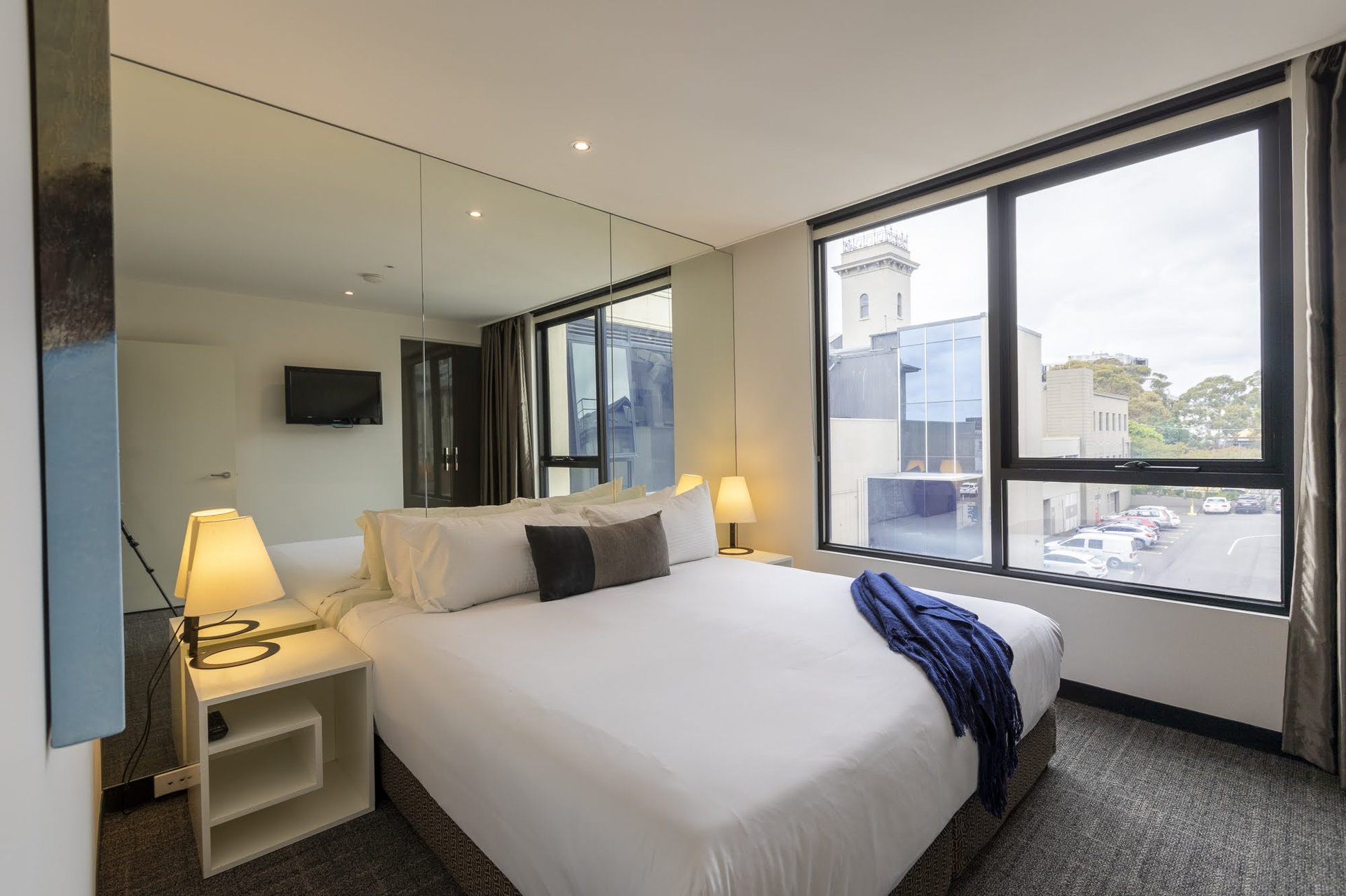 One-Bedroom Apartment — Hawthorn | Kitchenette, Carpeted, Long-Stay Ready