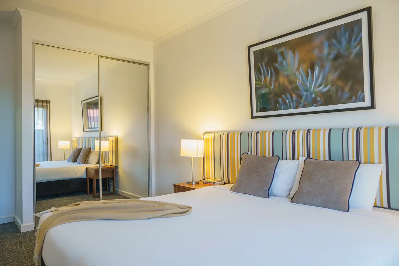 Three-Bedroom Apartment — Whyalla | 2 Bathrooms, Full Kitchen, Sleeps 6