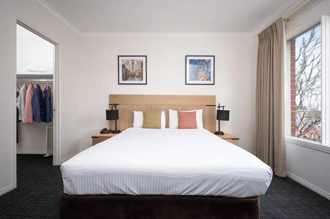 Three-Bedroom Master Suite — Kew | 2 Bathrooms, Balcony, Sleeps 6