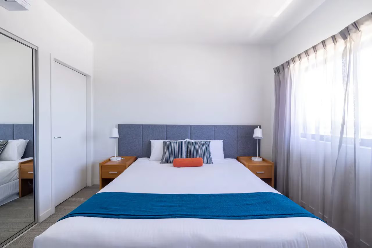 One-Bedroom Apartment — Mackay | Full Kitchen, Living Room, Sleeps 2 photo 4