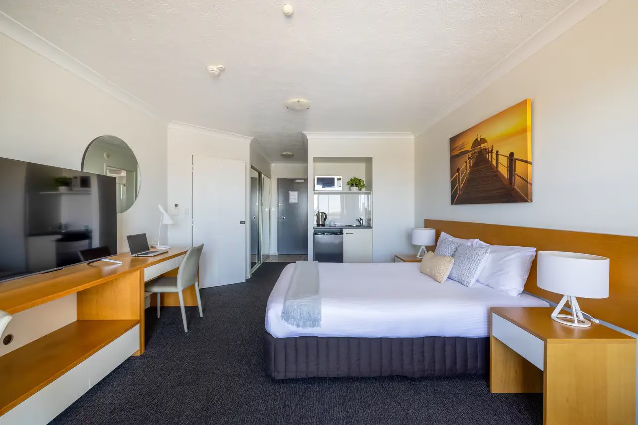 Studio Apartment — Townsville | Panoramic Views, Kitchenette