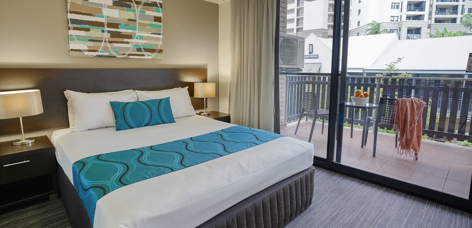 Renovated One-Bedroom Deluxe in Fortitude Valley | Modern Finishes, In-Room Laundry & Premium Space photo 5