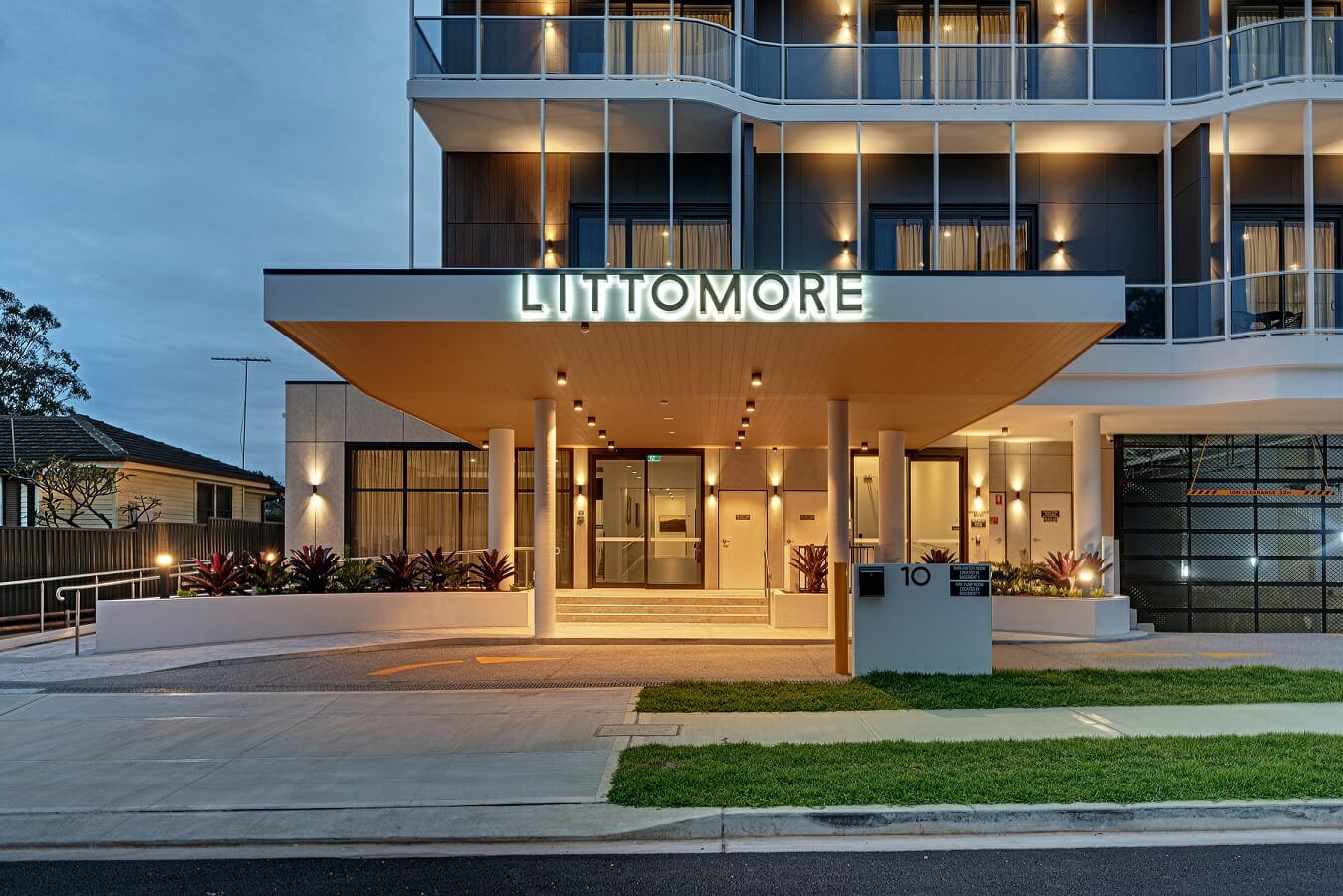 Executive Studio Apartment — Kingswood with Balcony, 29m², Sleeps 2 photo 5