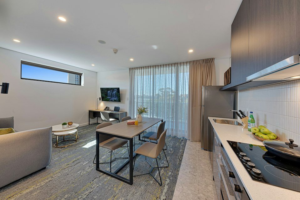 One-Bedroom Apartment — Kingswood with Balcony, Full Kitchen, 45m², Sleeps 3 photo 4