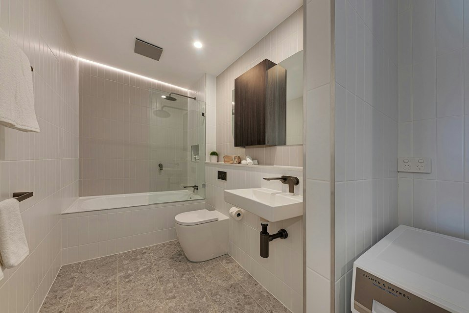 Two-Bedroom Apartment — Kingswood | 72m², Full Kitchen, Balcony, Sleeps 5 photo 5