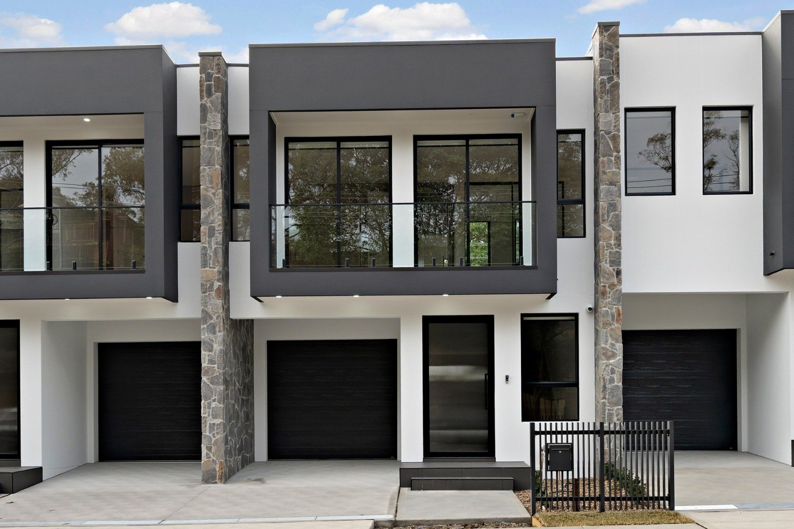 Merrylands — Modern Townhouse - main photo