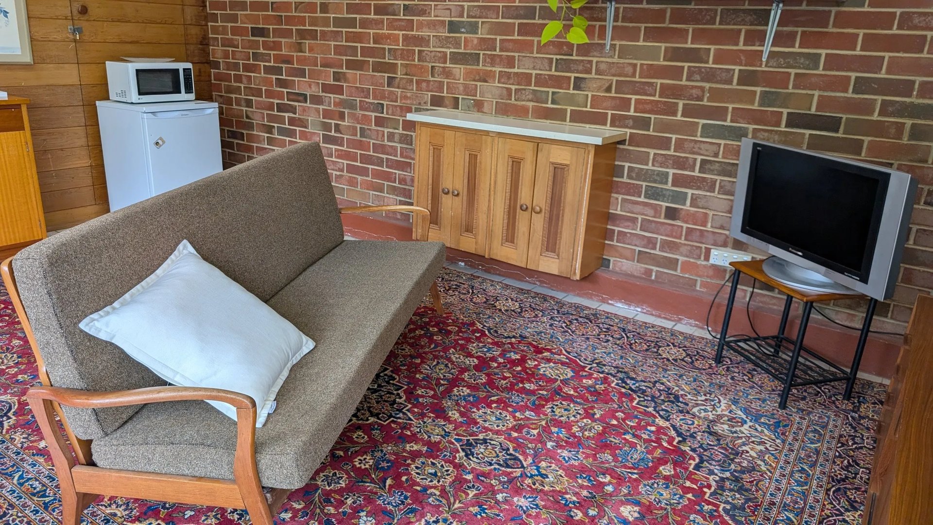 Downstairs furnished flat in Belair, SA photo 5