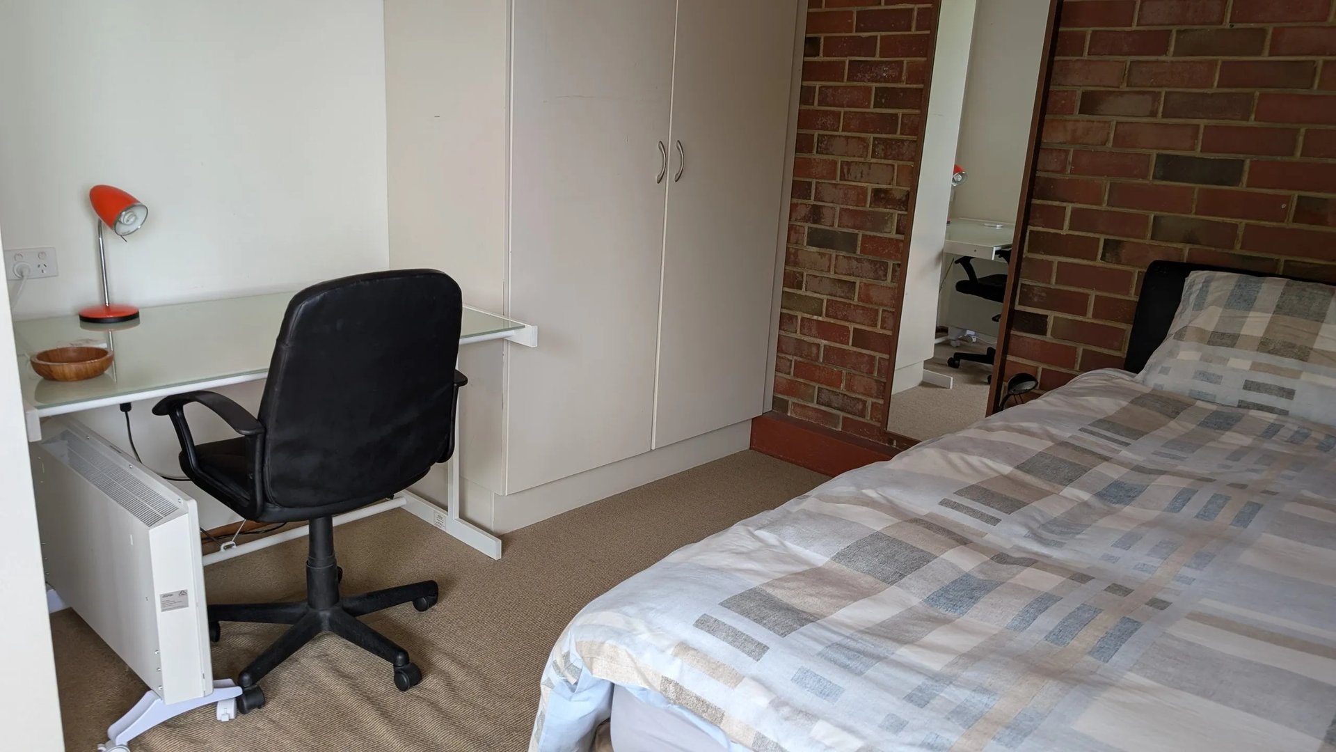 Downstairs furnished flat in Belair, SA photo 4