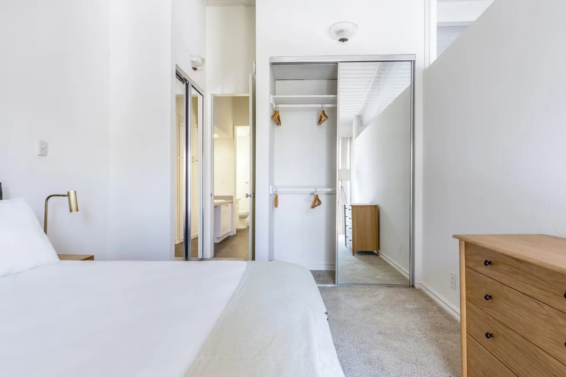 Modern Apartment in the Heart of Melbourne photo 2