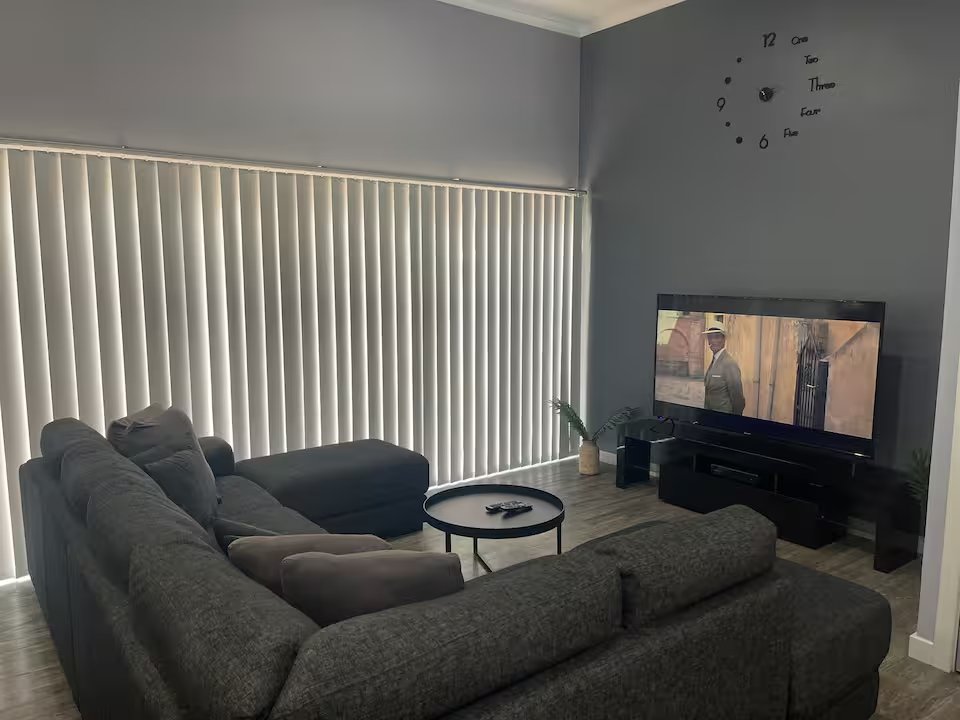 Spacious Thirlmere Home — 4 Bedrooms, Spa & Ducted Air Conditioning photo 5