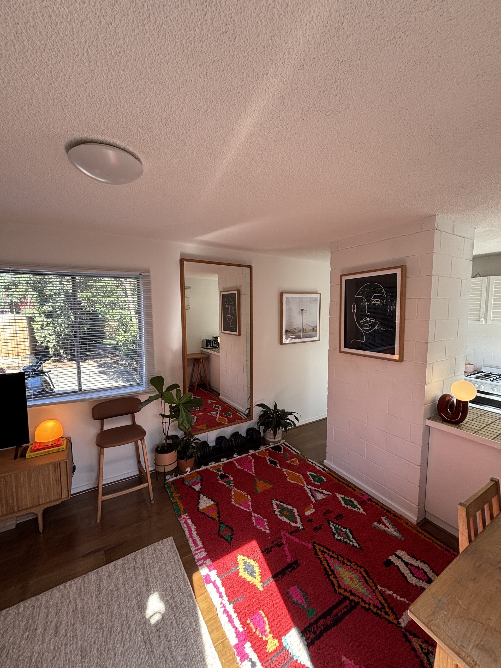 Clean/Quiet/Calm/Stylish Brunswick west unit photo 3