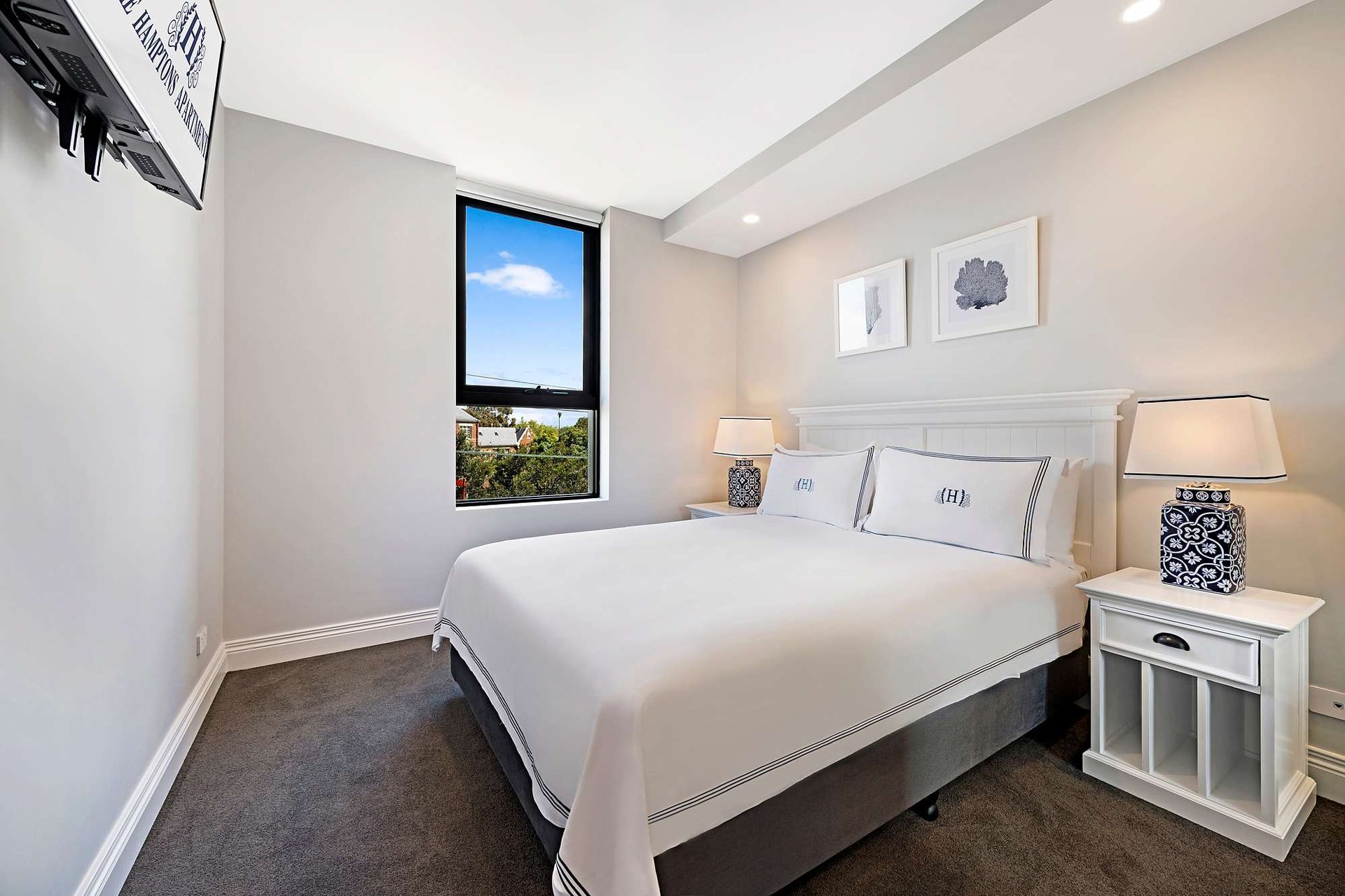 St Kilda Standard 2-Bed Apartment, Queen Beds, Powder Room & Free Street Parking photo 4