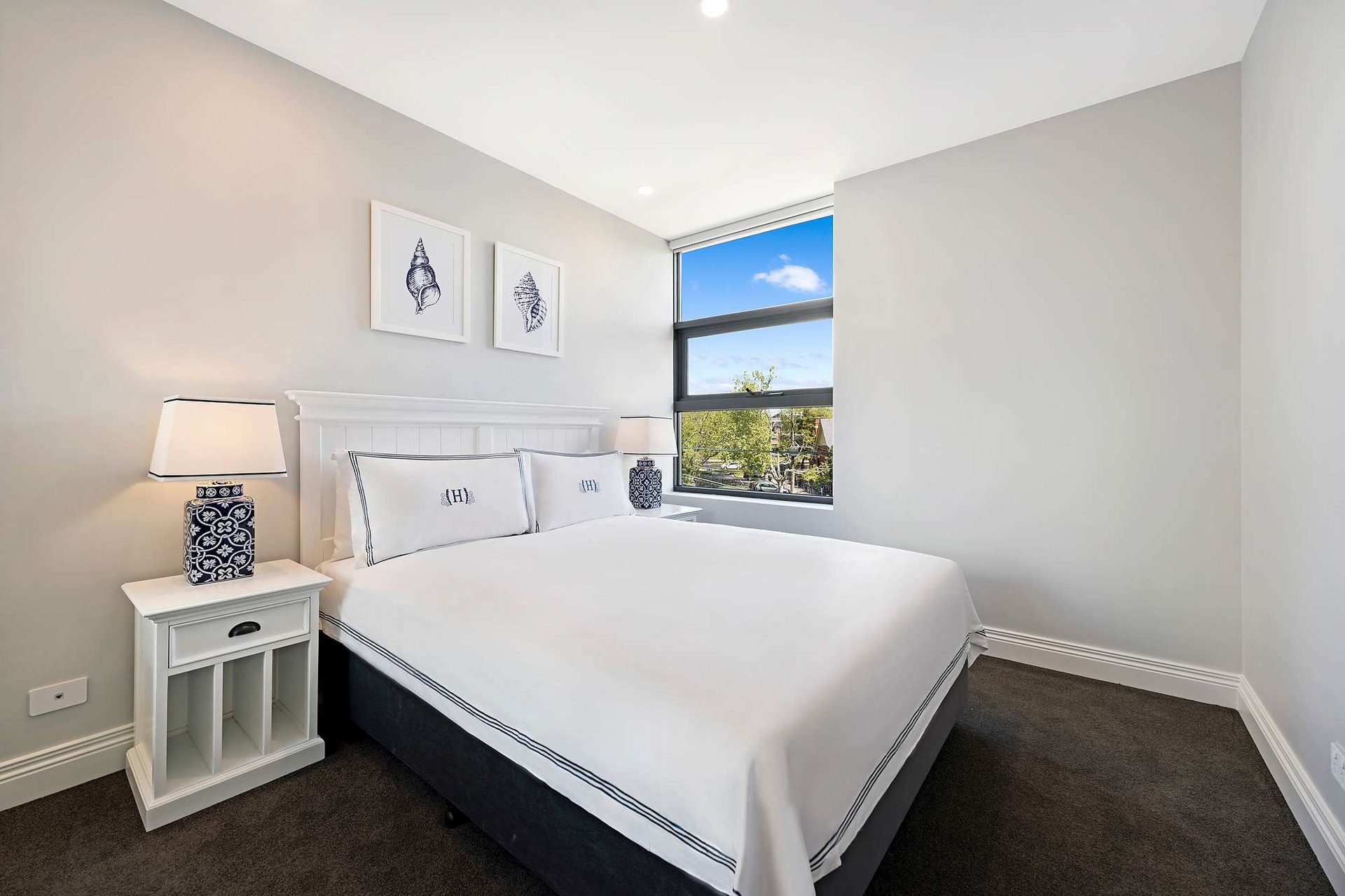 St Kilda Standard 2-Bed Apartment, Queen Beds, Powder Room & Free Street Parking photo 3