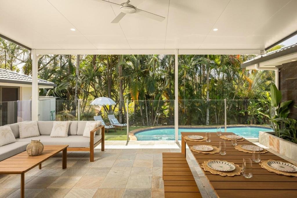 Gold Coast Oasis, 5BR Family Retreat, Pool photo 5