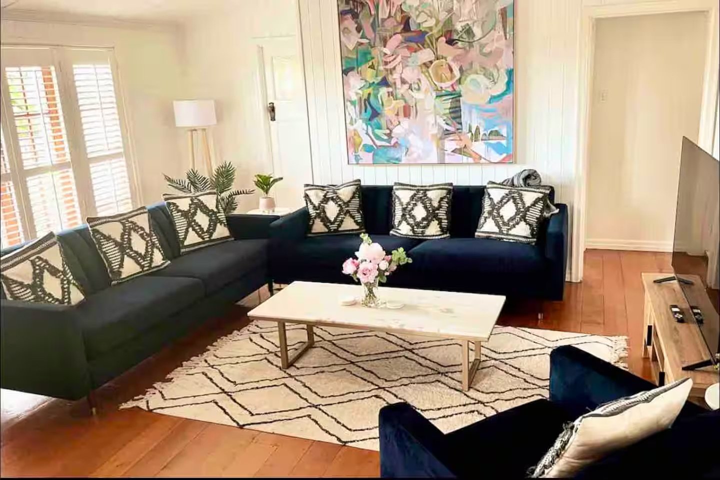 Charming 5BR Family Home w/Pool 10min from Airport photo 5