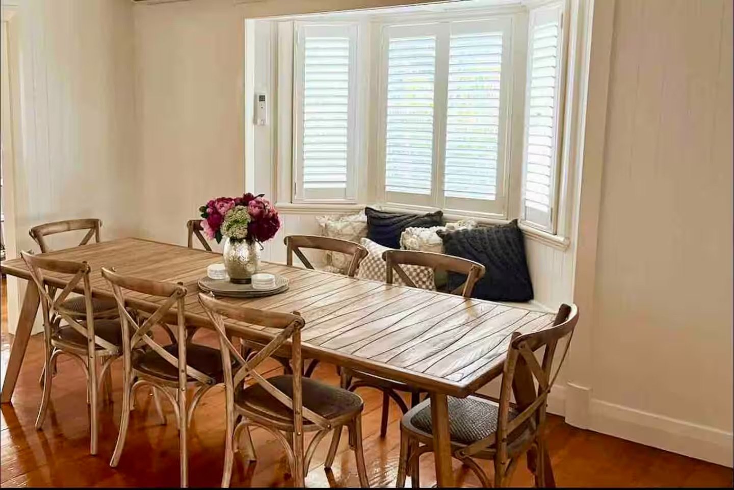 Charming 5BR Family Home w/Pool 10min from Airport photo 3