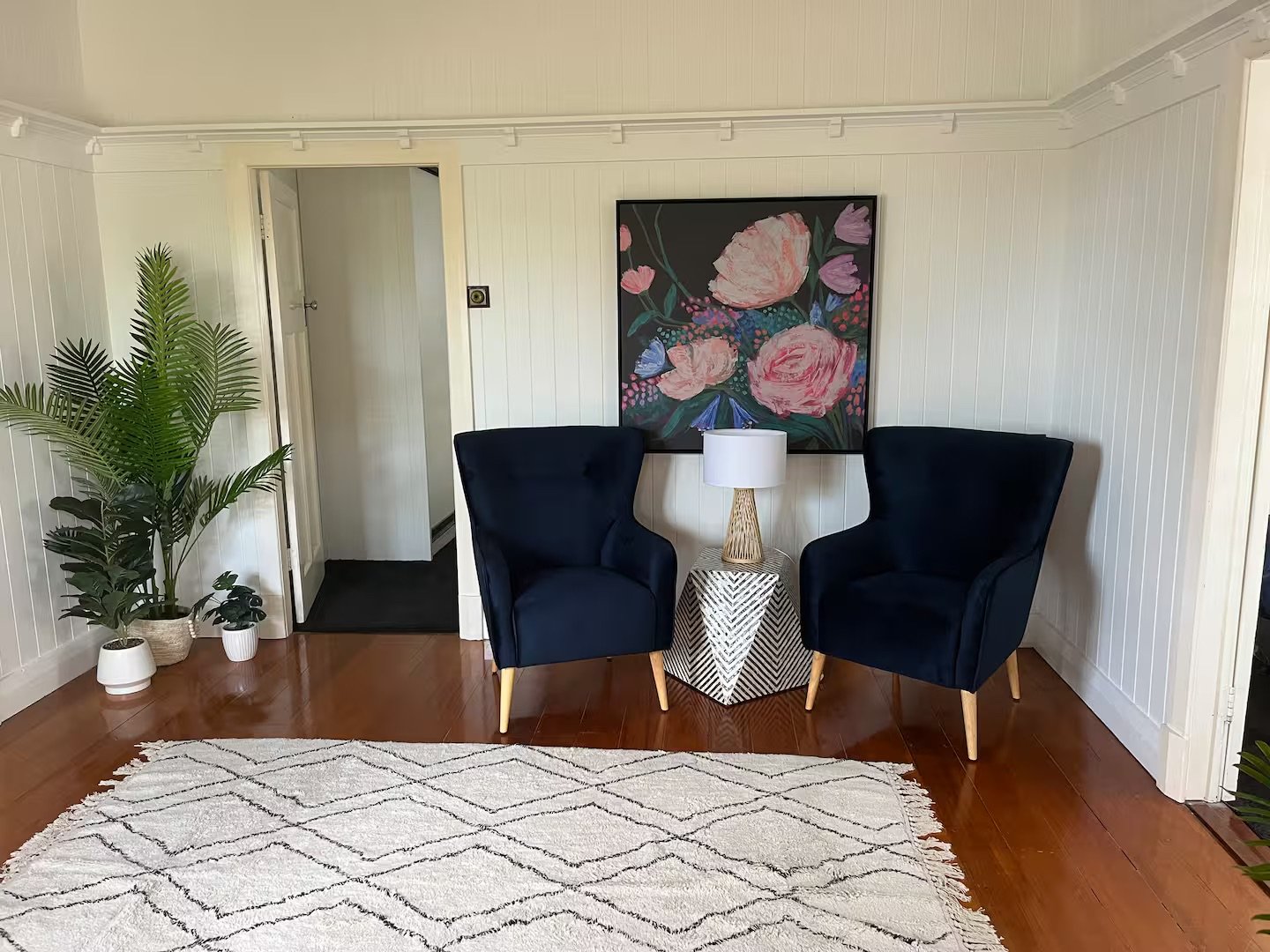 Charming 5BR Family Home w/Pool 10min from Airport photo 4