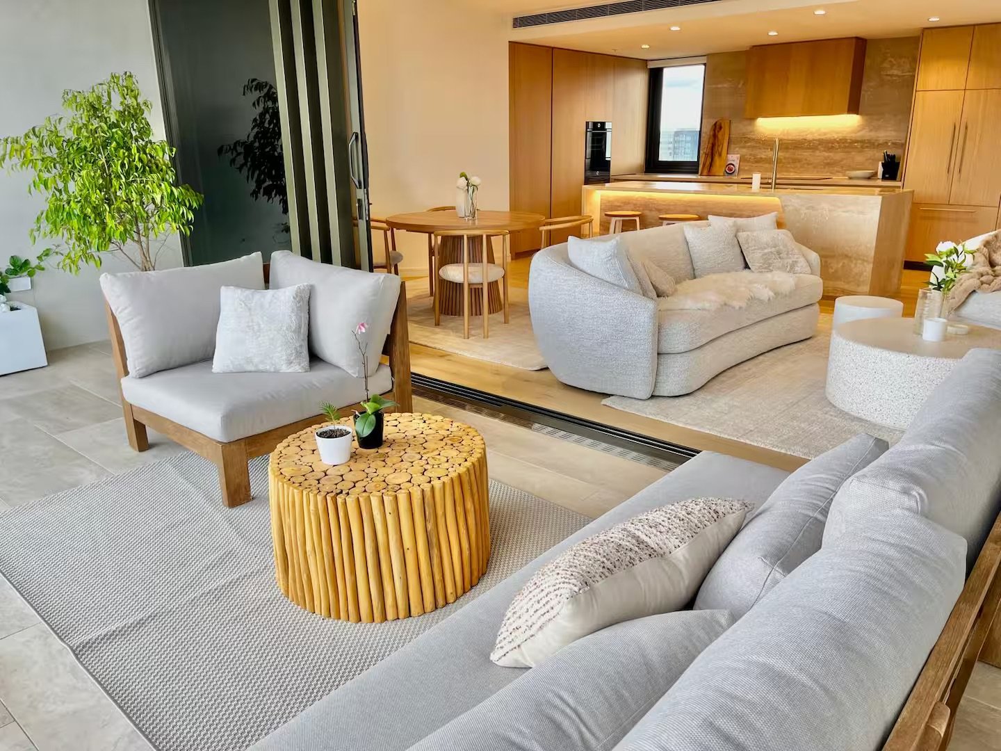 Luxury 2BR Apt, Pool, Parking, Skye Kangaroo Pt photo 2