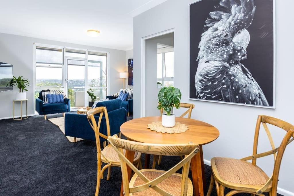 Mosman Views, 2bed, Parking, 15min Walk to Beach