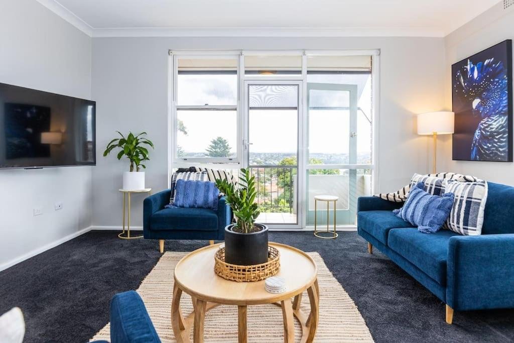 Mosman Views, 2bed, Parking, 15min Walk to Beach photo 3
